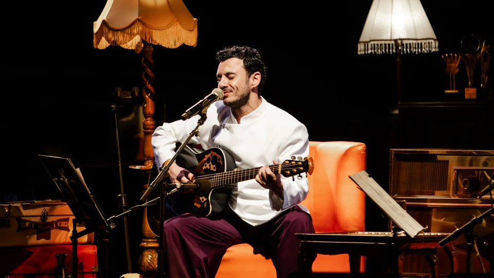 Buray İş Sanat Sahnesinde Dinleyicileriyle Buluştu