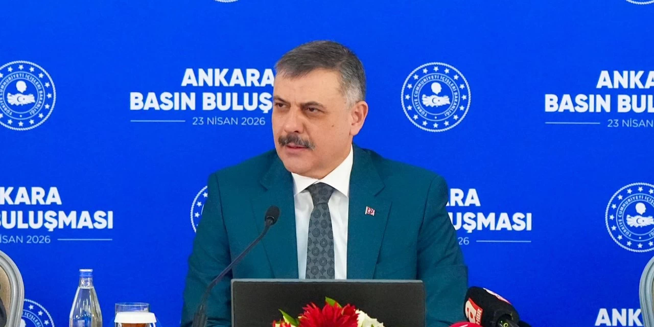 Okul kapılarından sınıflara, dijital ağlardan sosyal çevreye kadar her nokta denetim altına alınıyor! MEB’in yeni yol haritası olan 7 aşamalı sistemle, okullar artık çok daha güvenli birer kaleye dönüşecek.