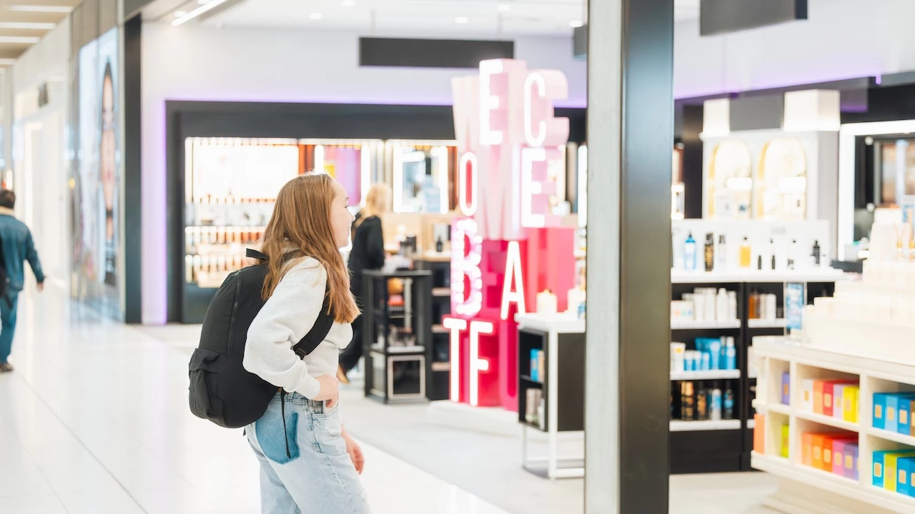 Uzmanlar "Cosmeticorexia" tehlikesine karşı uyarıyor: Çocuklarda makyaj ve cilt bakımı merakı artıyor