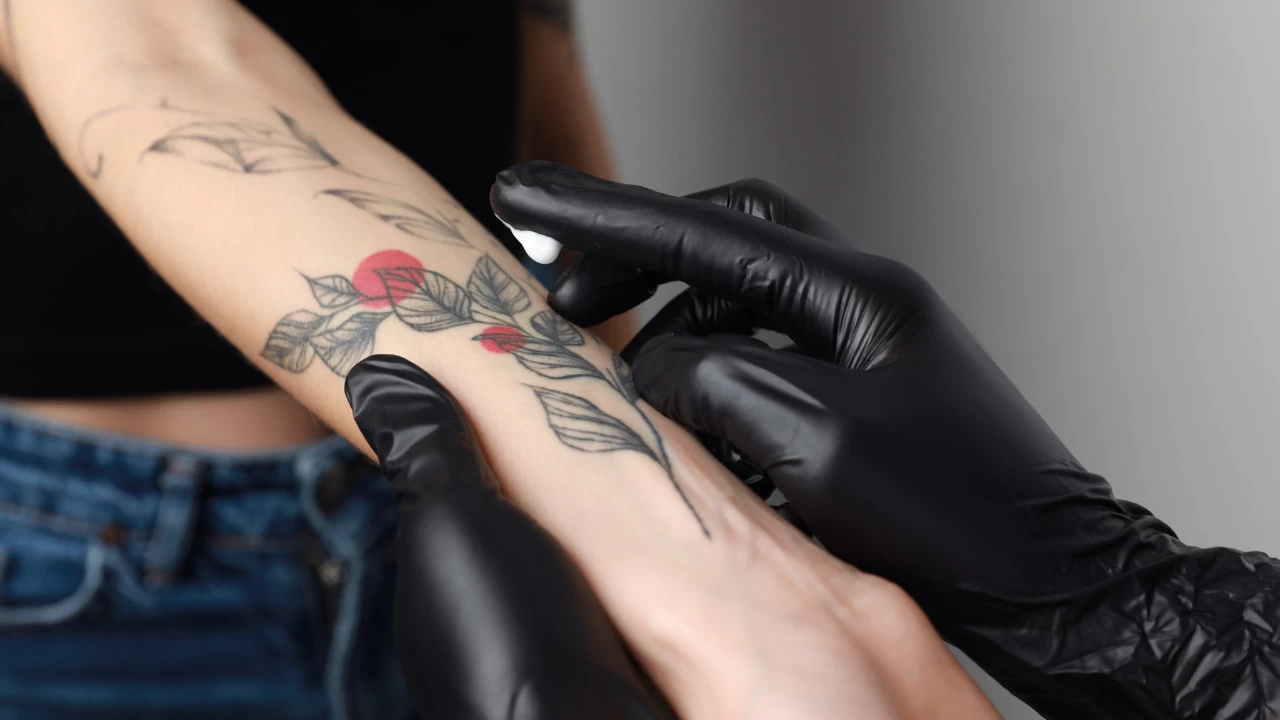 Dövme Sadece Sanat Değil, Biyolojik Bir Risk mi?(infografik haber)