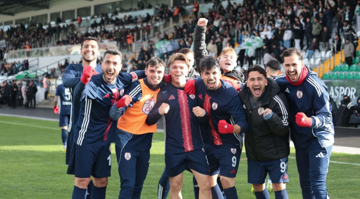 Altınordu kalesine duvar ördü!