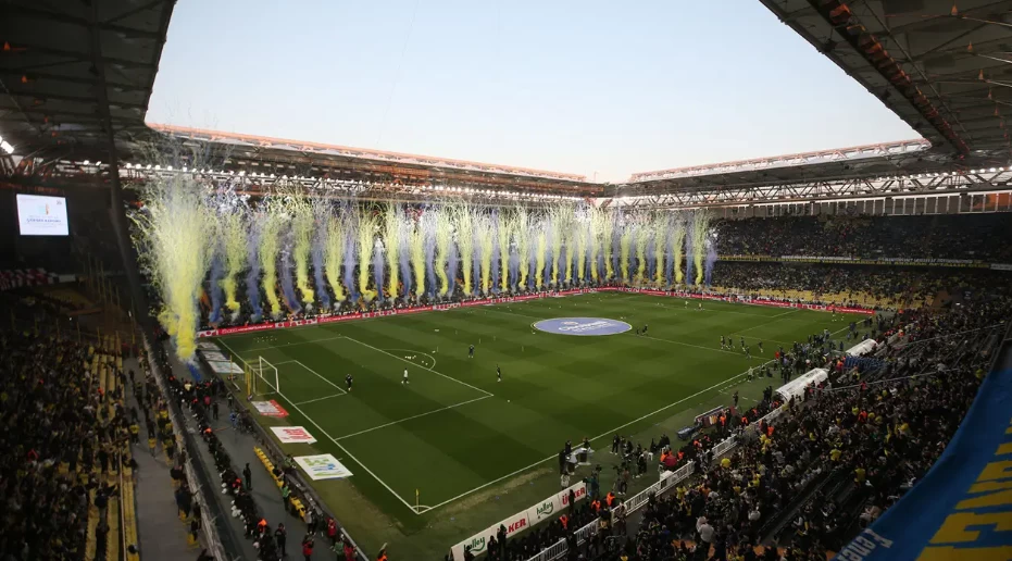 “Kadıköy’de Şampiyonluk Ateşi: Fenerbahçe’den Rizespor Maçı İçin Birlik Çağrısı”