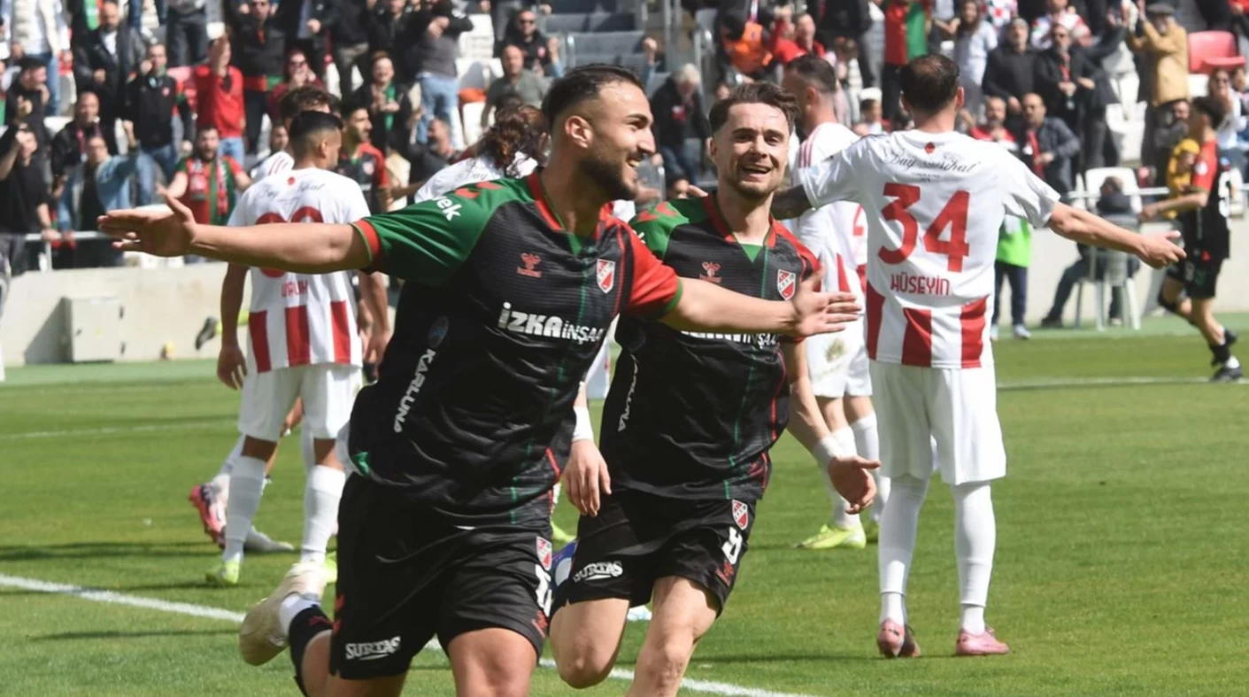 Karşıyaka play-off peşinde, Bornova ise ligde kalma mücadelesinde