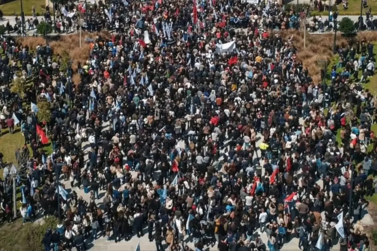 KKTC’de kamu sendikaları grevle sokağa indi