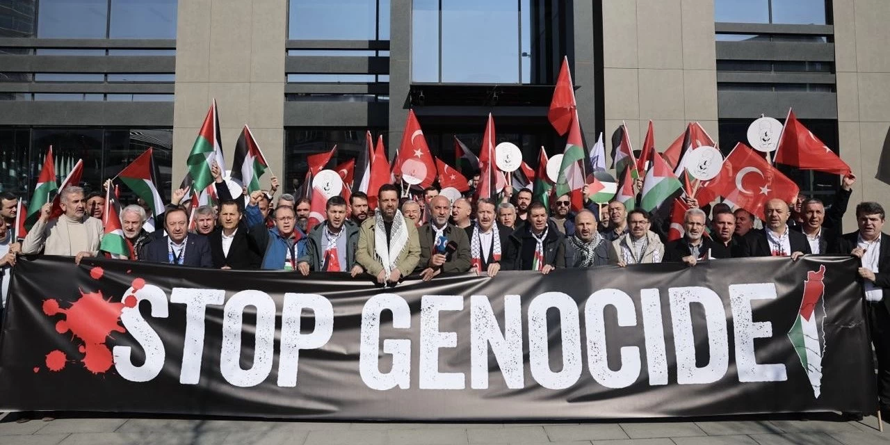 Gazze İçin "Vicdan" Yolculuğu Başladı! Özgürlük ve Sumud Filosu Aktivistleri İspanya’dan Dualarla Uğurlandı: Dev Organizasyonun Rotası ve Hedefleri Belli Oldu