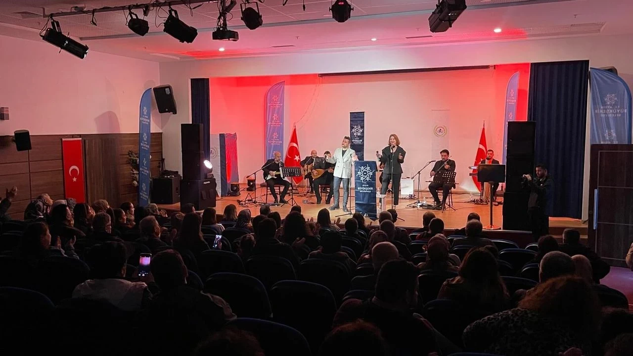 İncirliova’da Anadolu Rüzgarı: Türkülerle Dolu Unutulmaz Bir Gece