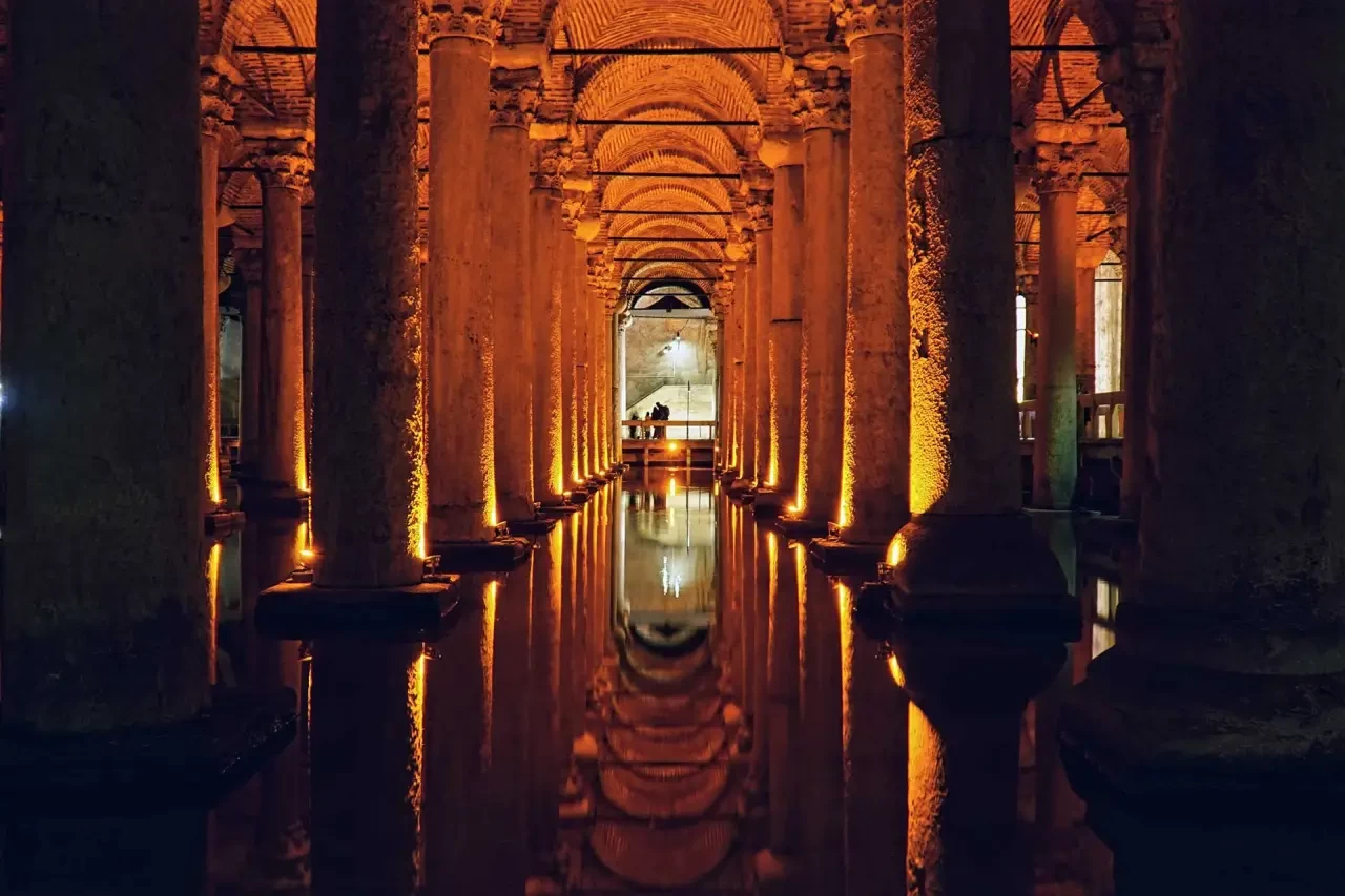 İstanbul’un Tarihi Mirasına Erişmek Artık Çok Daha Kolay! İBB Başkanvekili Nuri Aslan Müjdeyi Verdi: Yerebatan Sarnıcı Kapılarını 1 TL’ye Açıyor!