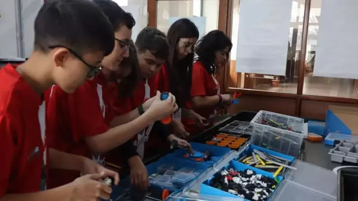 Yalovalı Öğrenciler Kısıtlı Imkanlarla Dünya Devlerine Meydan Okuyor