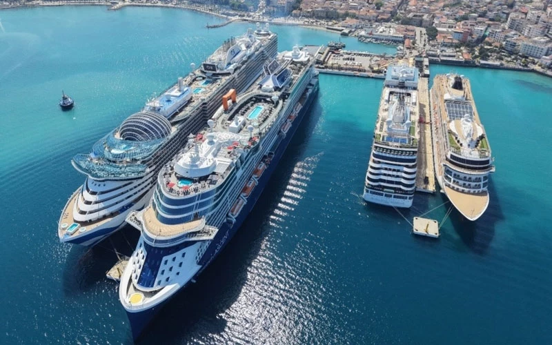 Kuşadası Limanı’nda Kruvaziyer Bereket: Bir Günde 10 Bin 800 Turist