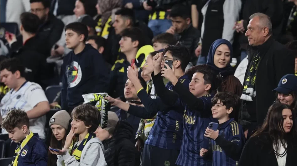 Kadıköy’de Büyük Sezon Finali: Fenerbahçe’den Kadın ve Çocuklara Ücretsiz Bilet Jesti