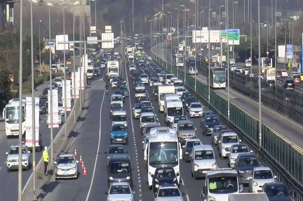 İstanbul’da Trafik Düzenlemesi: Bazı Yollar Geçici Olarak Kapanıyor