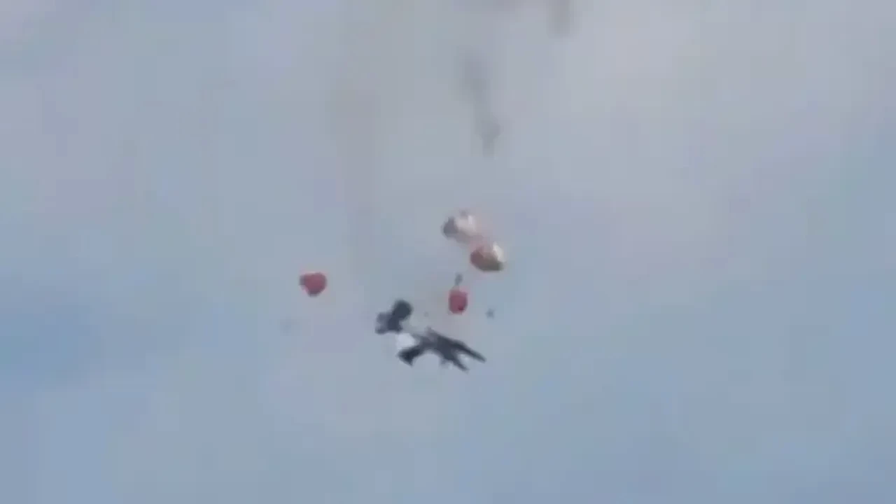 ABD’de hava gösterisinde iki uçak çarpıştı